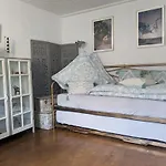 Kleine Villa - Ganzes Stadthaeuschen Fuer Gruppen Familien Oder Nur Zu Zweit